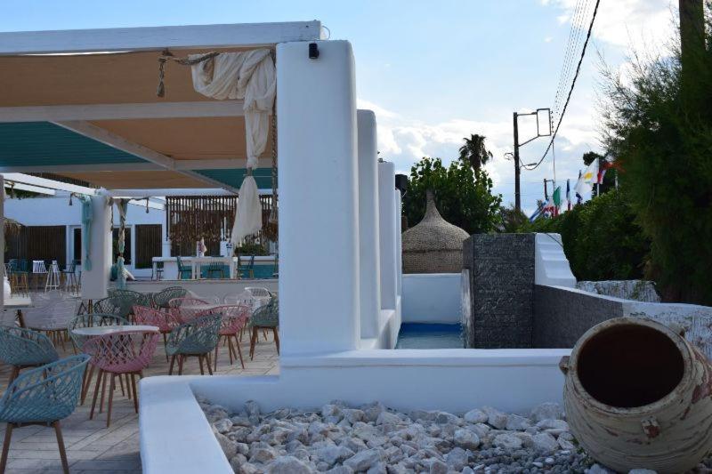 Marzi Beach And Bungalows Hotel Kokóni Kültér fotó