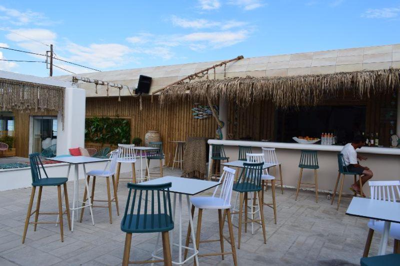 Marzi Beach And Bungalows Hotel Kokóni Kültér fotó
