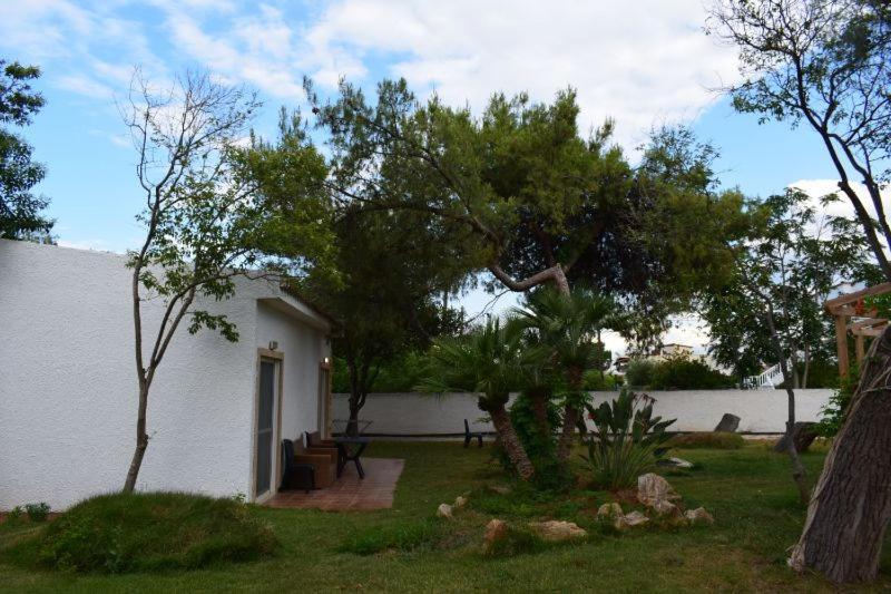 Marzi Beach And Bungalows Hotel Kokóni Kültér fotó