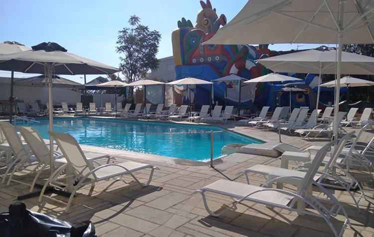 Marzi Beach And Bungalows Hotel Kokóni Kültér fotó