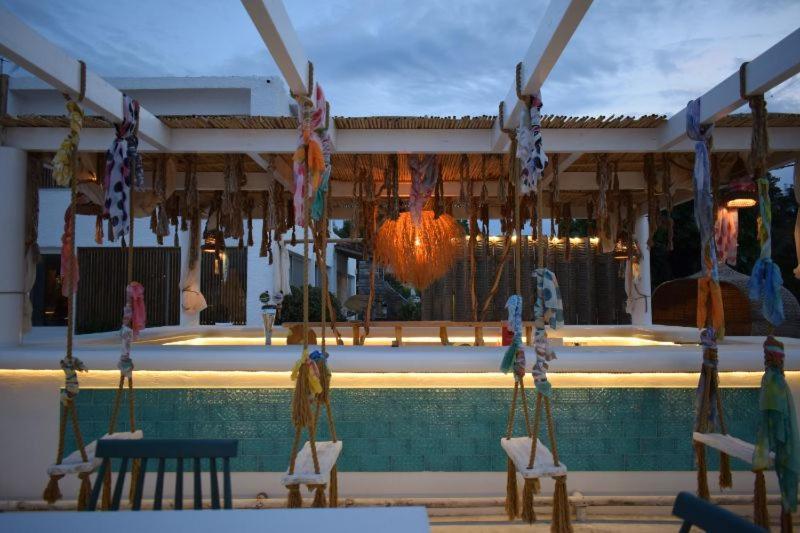 Marzi Beach And Bungalows Hotel Kokóni Kültér fotó