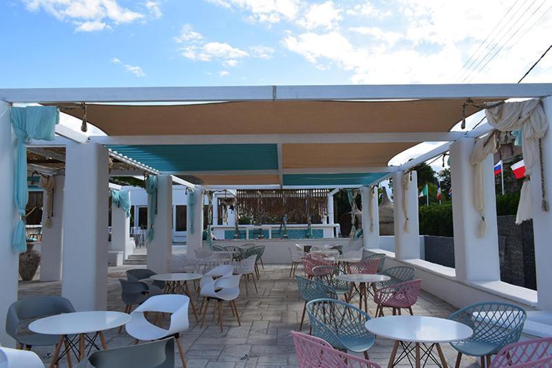 Marzi Beach And Bungalows Hotel Kokóni Kültér fotó