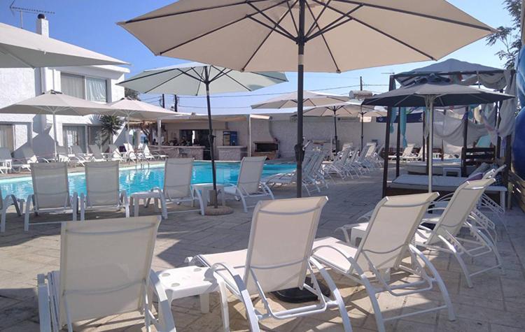 Marzi Beach And Bungalows Hotel Kokóni Kültér fotó