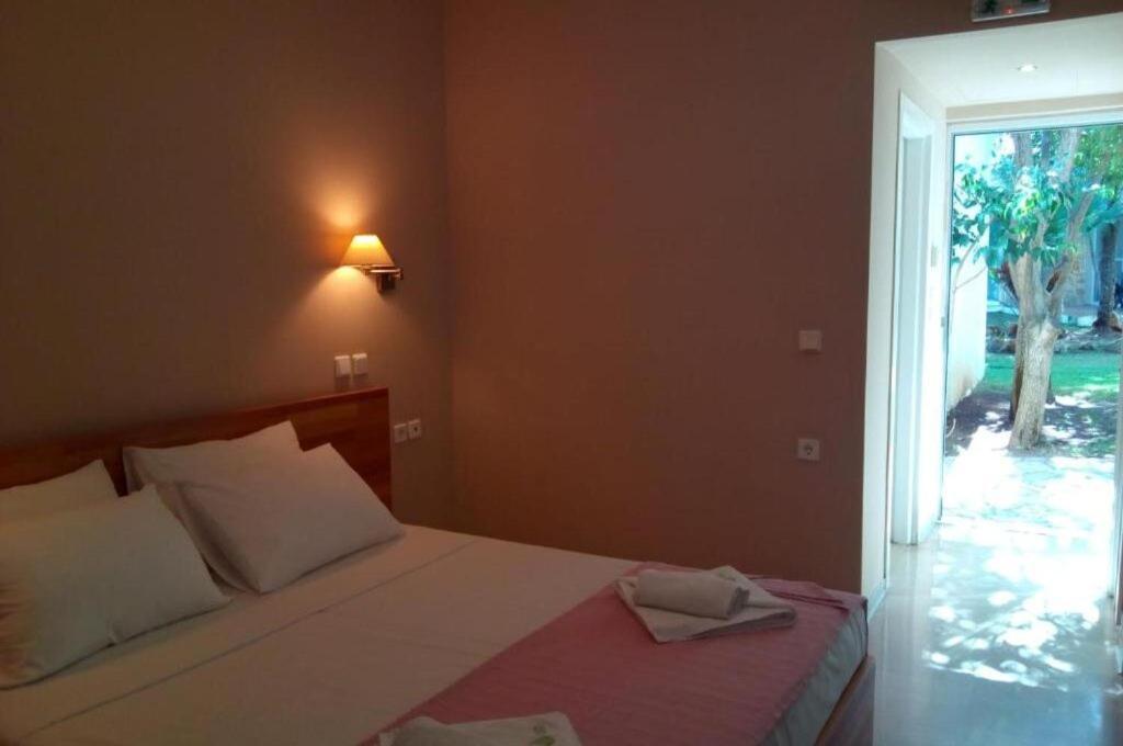 Marzi Beach And Bungalows Hotel Kokóni Kültér fotó