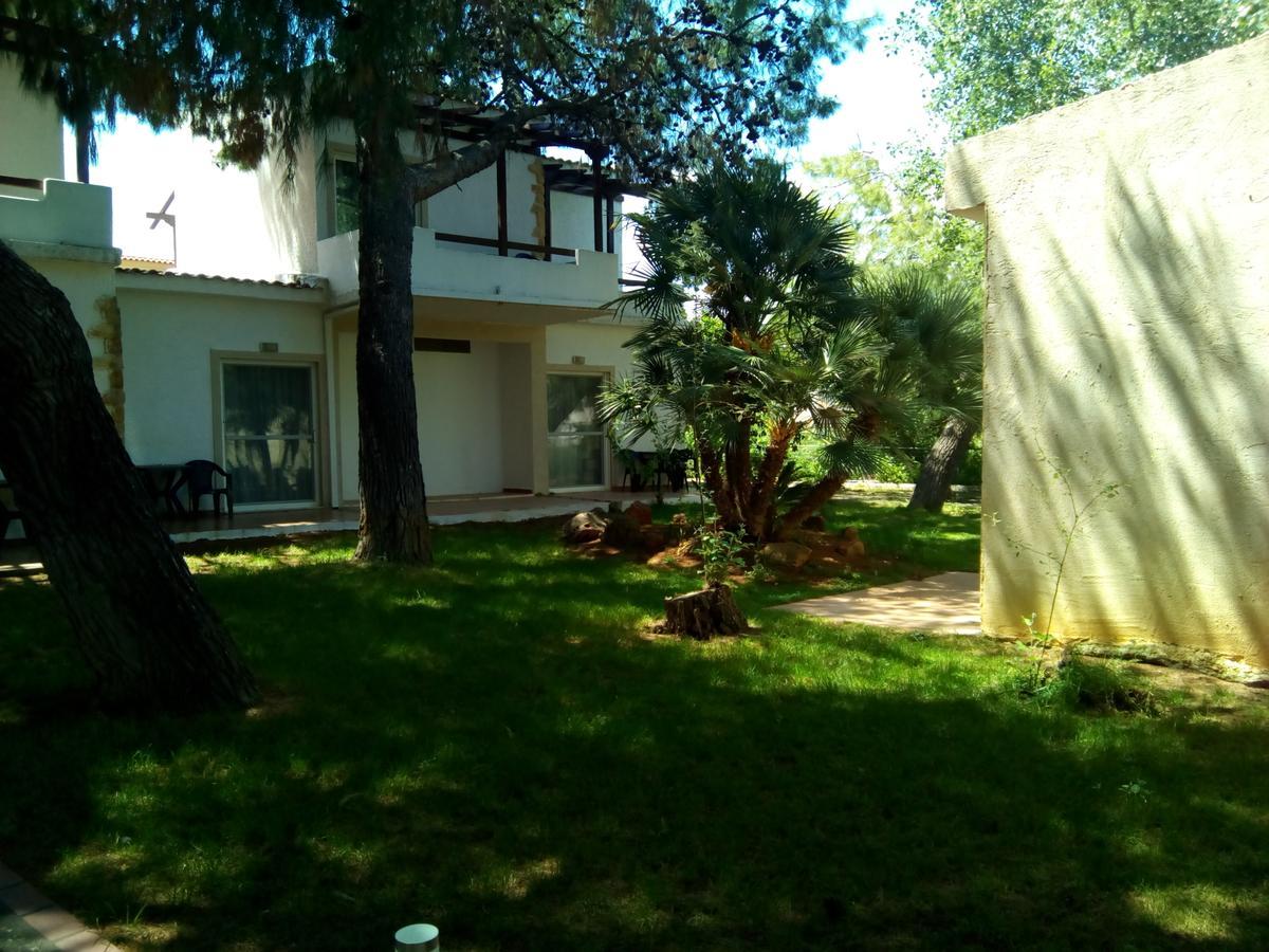 Marzi Beach And Bungalows Hotel Kokóni Kültér fotó