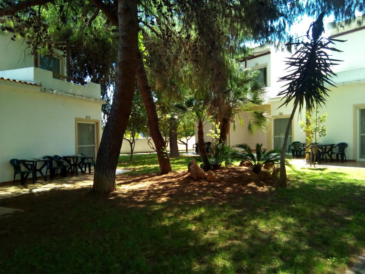 Marzi Beach And Bungalows Hotel Kokóni Kültér fotó