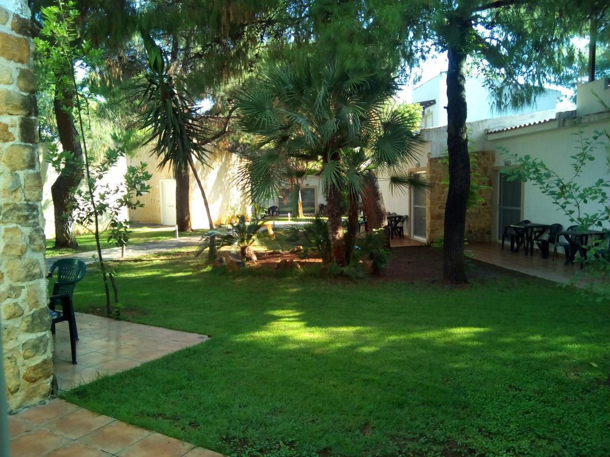 Marzi Beach And Bungalows Hotel Kokóni Kültér fotó