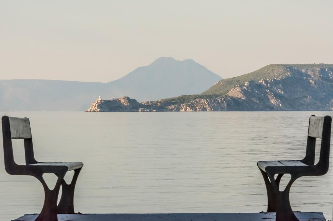 Marzi Beach And Bungalows Hotel Kokóni Kültér fotó