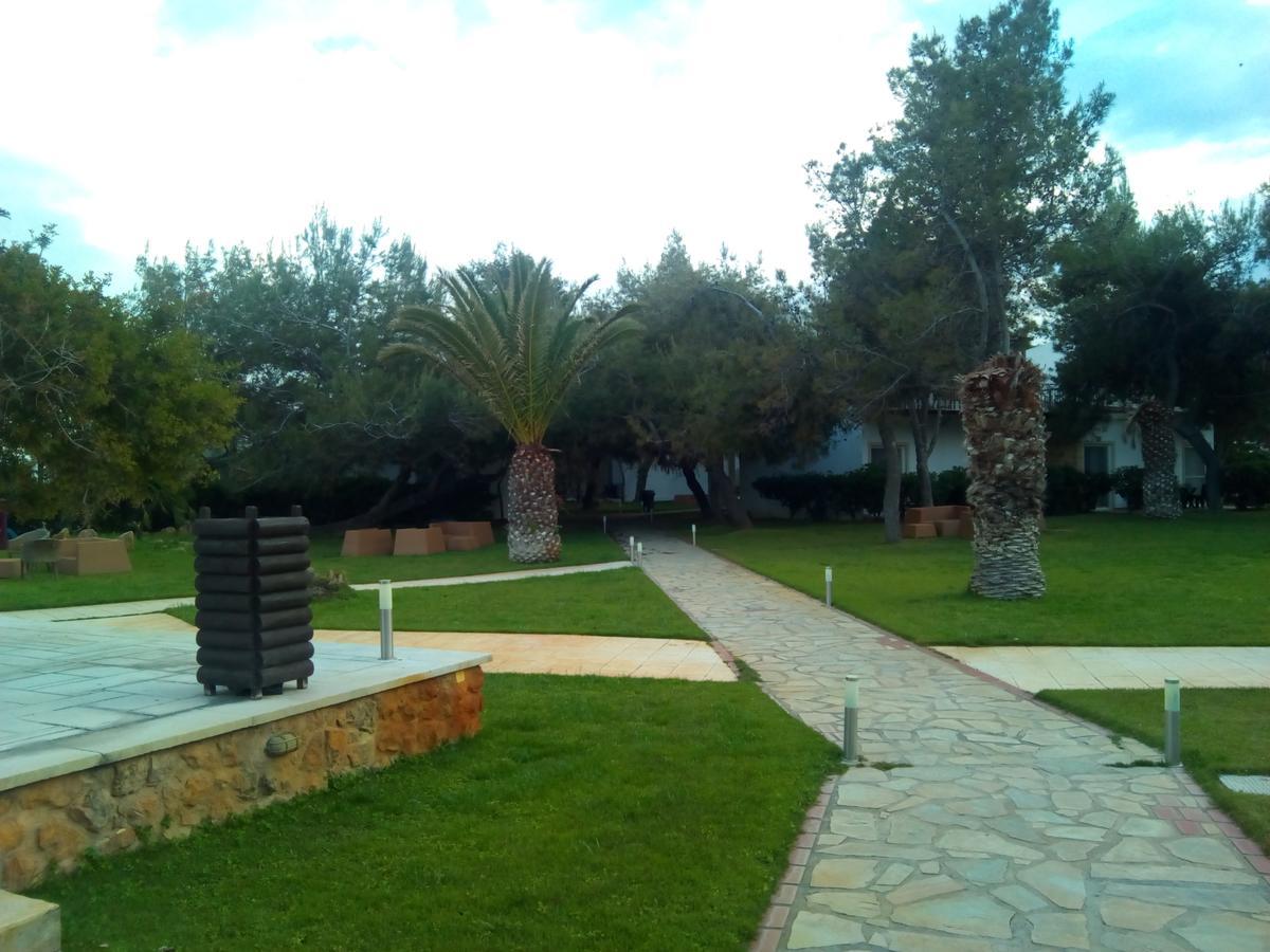 Marzi Beach And Bungalows Hotel Kokóni Kültér fotó