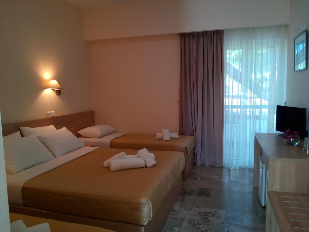 Marzi Beach And Bungalows Hotel Kokóni Kültér fotó